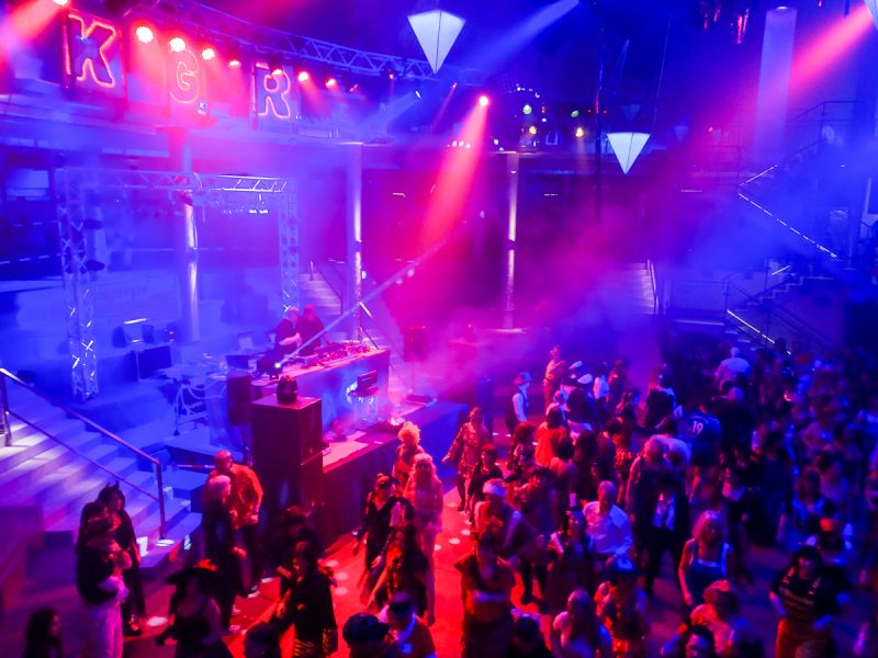 party-001